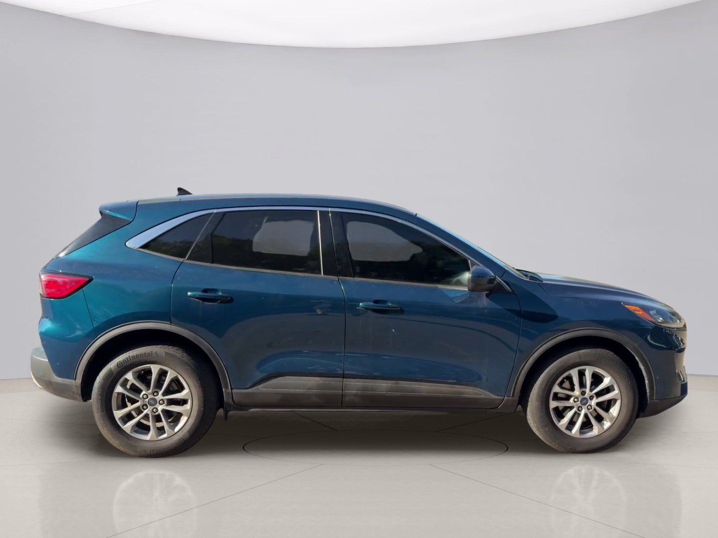 Used 2020 Green Ford SE image 6