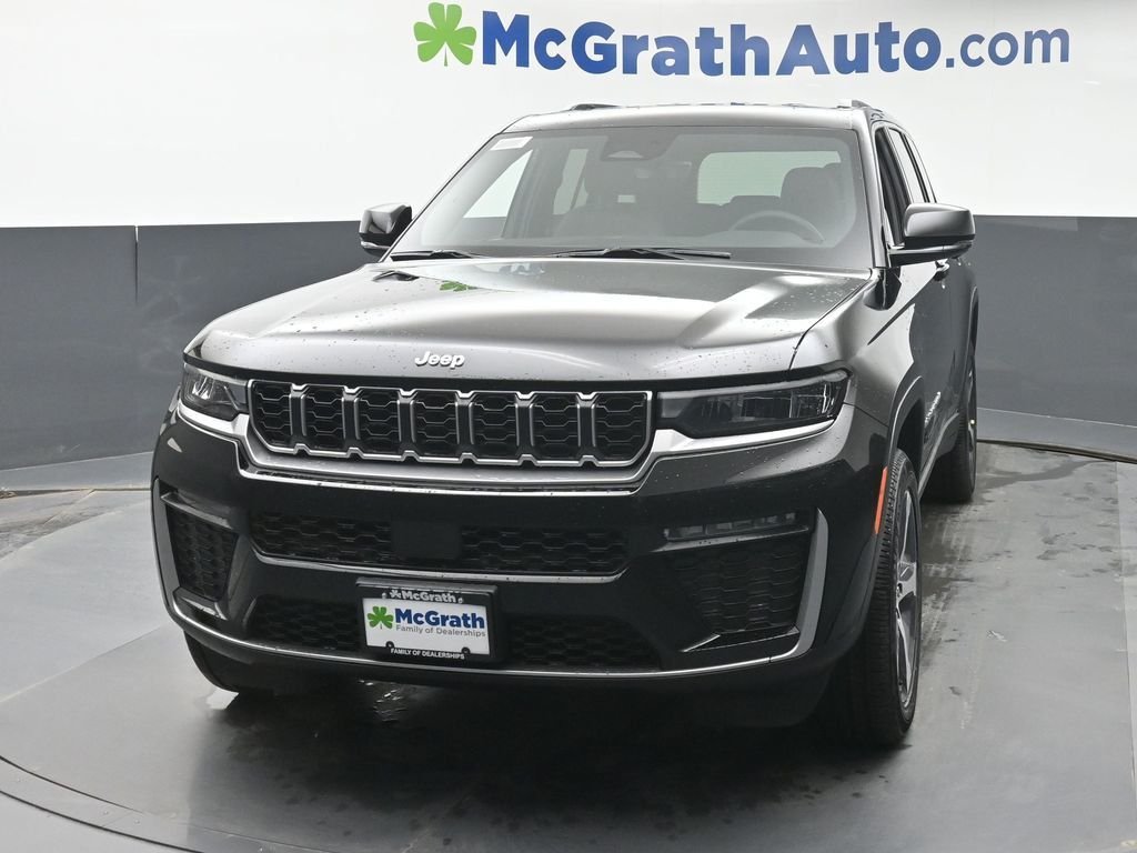 New 2026 Diamond Black Crystal Pearl-Coat Exterior Paint Jeep Limited image 6