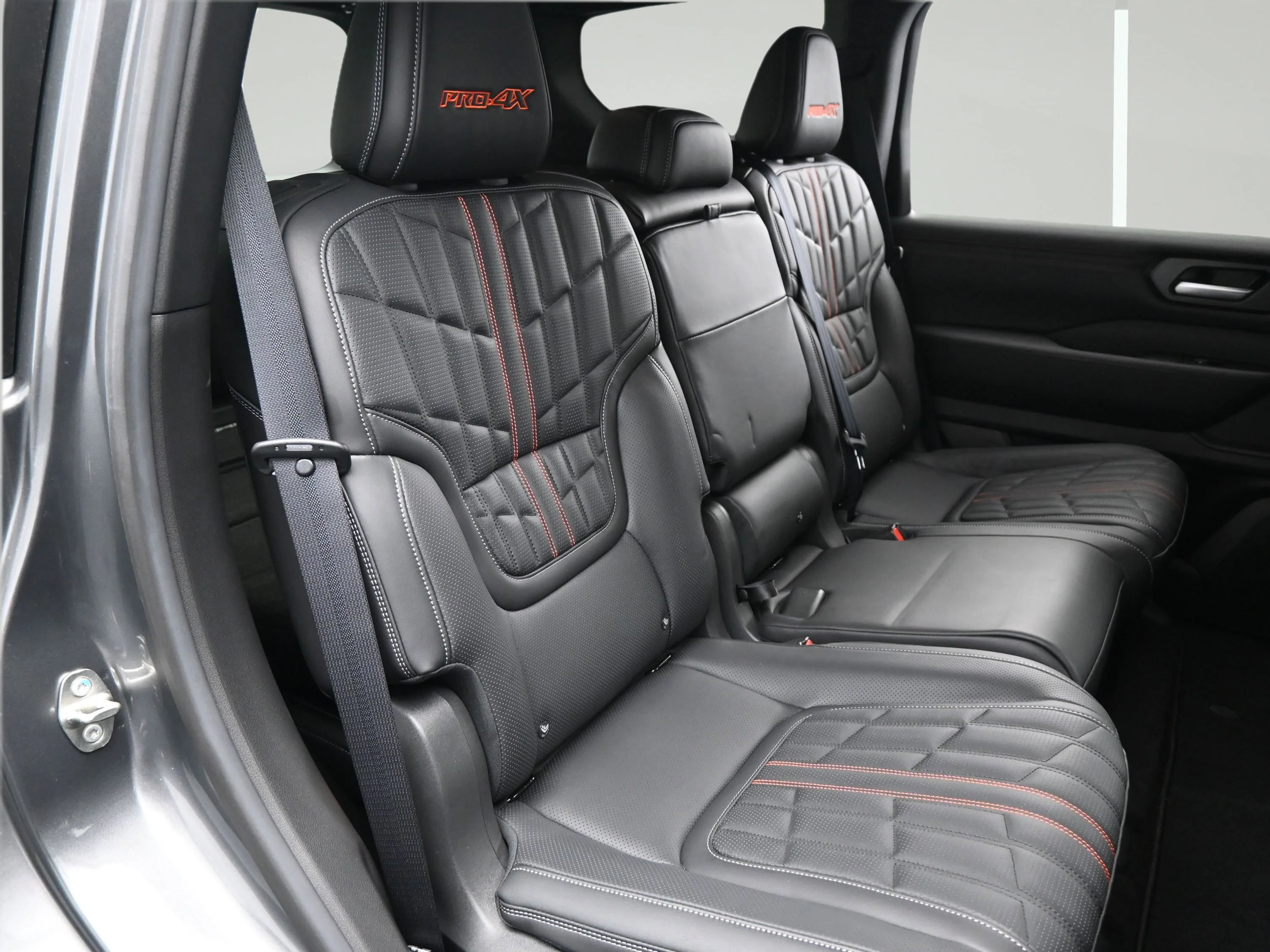 Certified Used 2025 Gun Metallic Nissan PRO-4X image 13