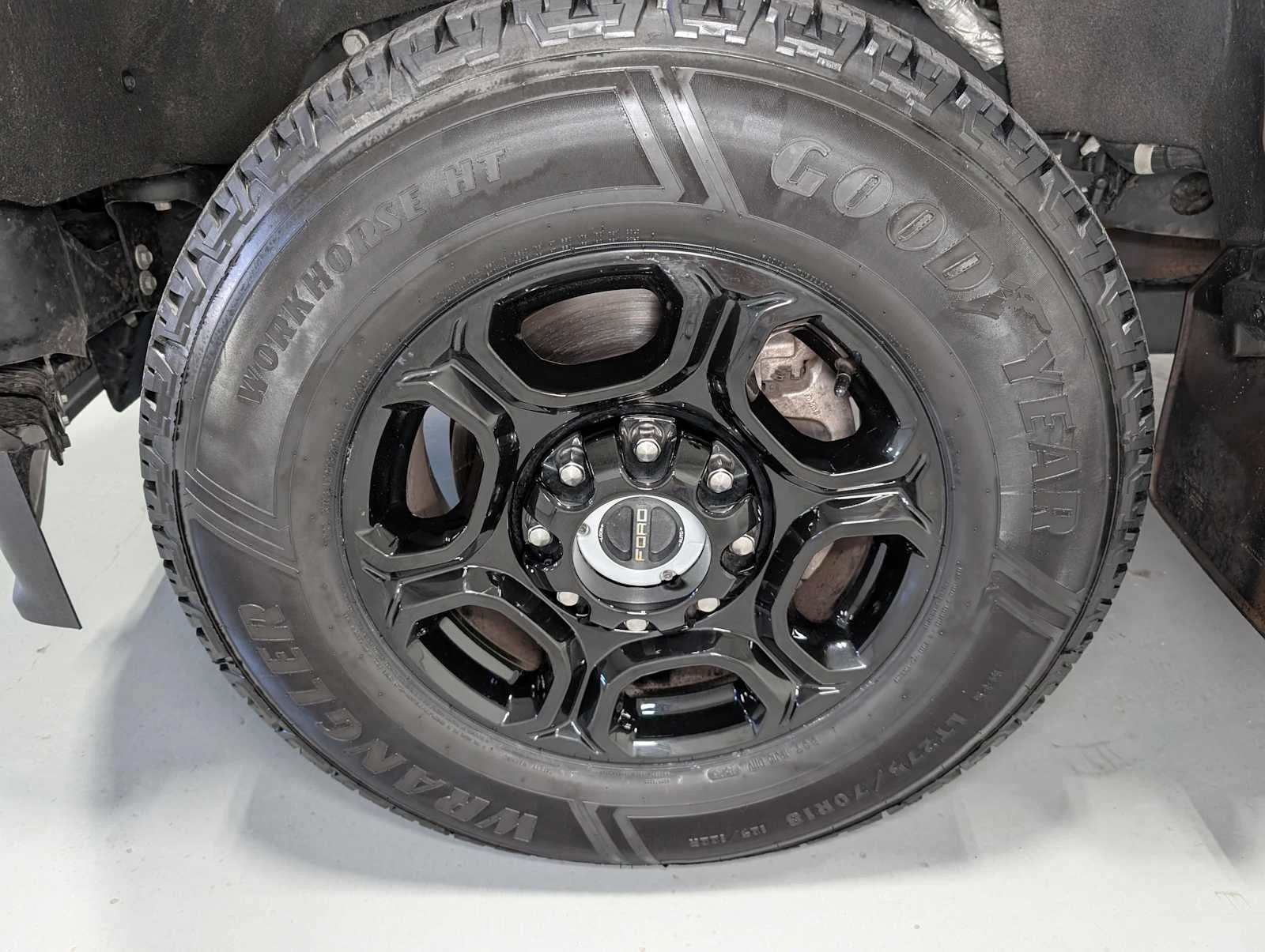 Used 2024 Darkened Bronze Ford XLT image 3