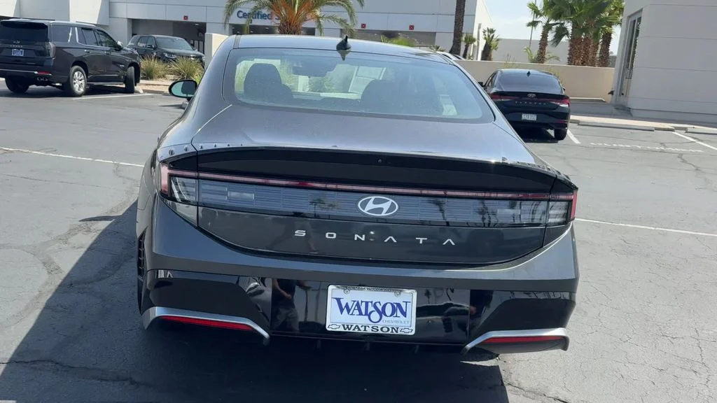 Used 2025 Gray Hyundai SEL image 8
