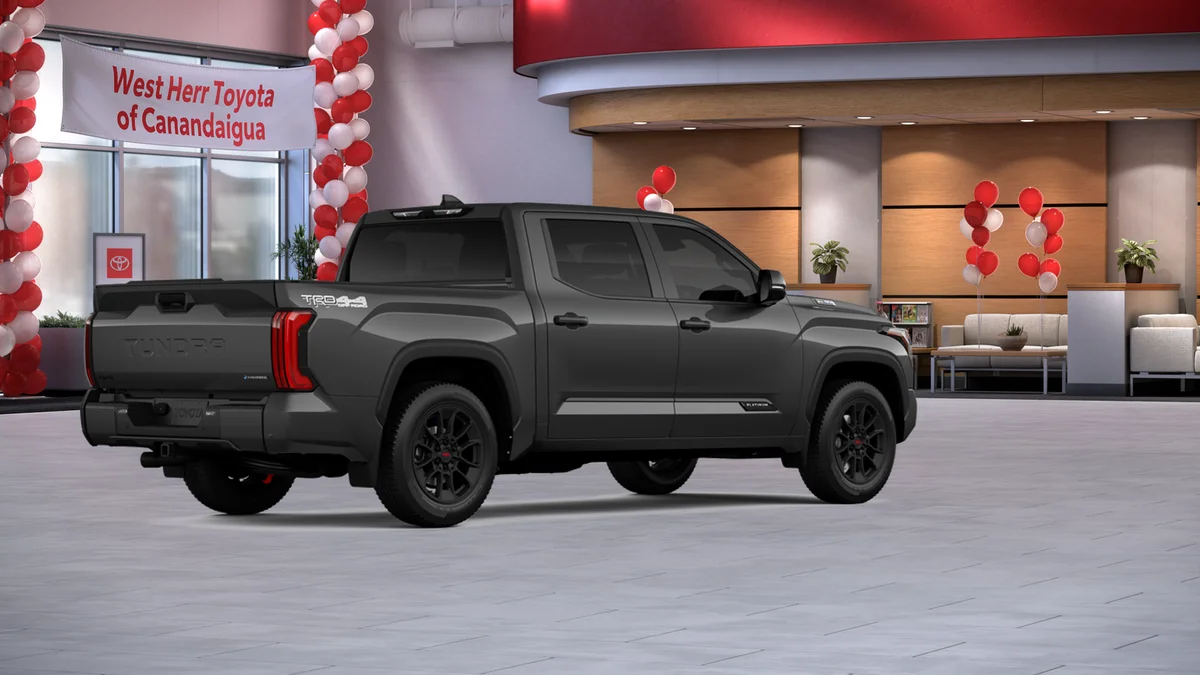 2025 Toyota Tundra Platinum - Photo 18
