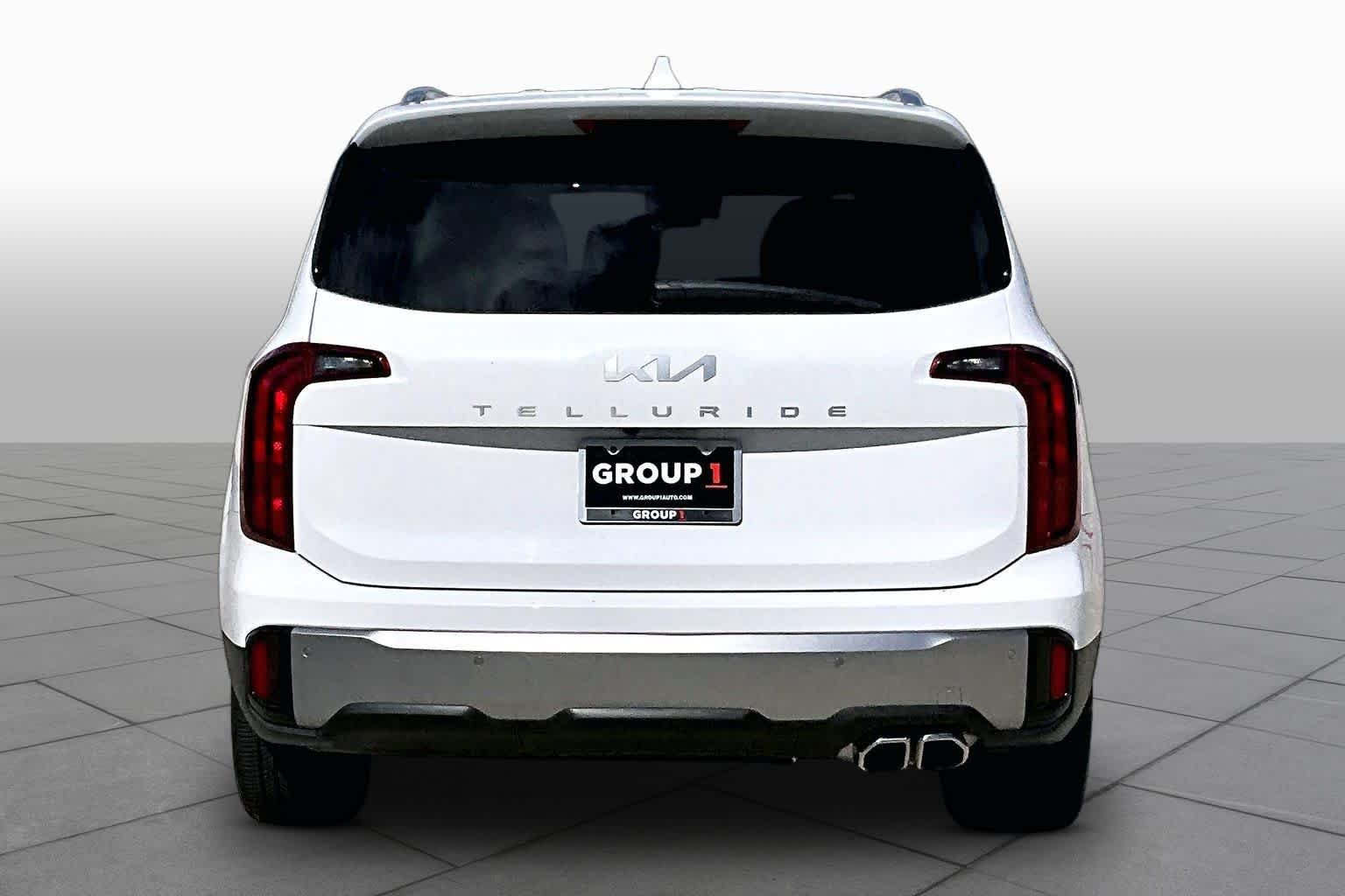 Used 2025 Glacial White Pearl Kia S image 5