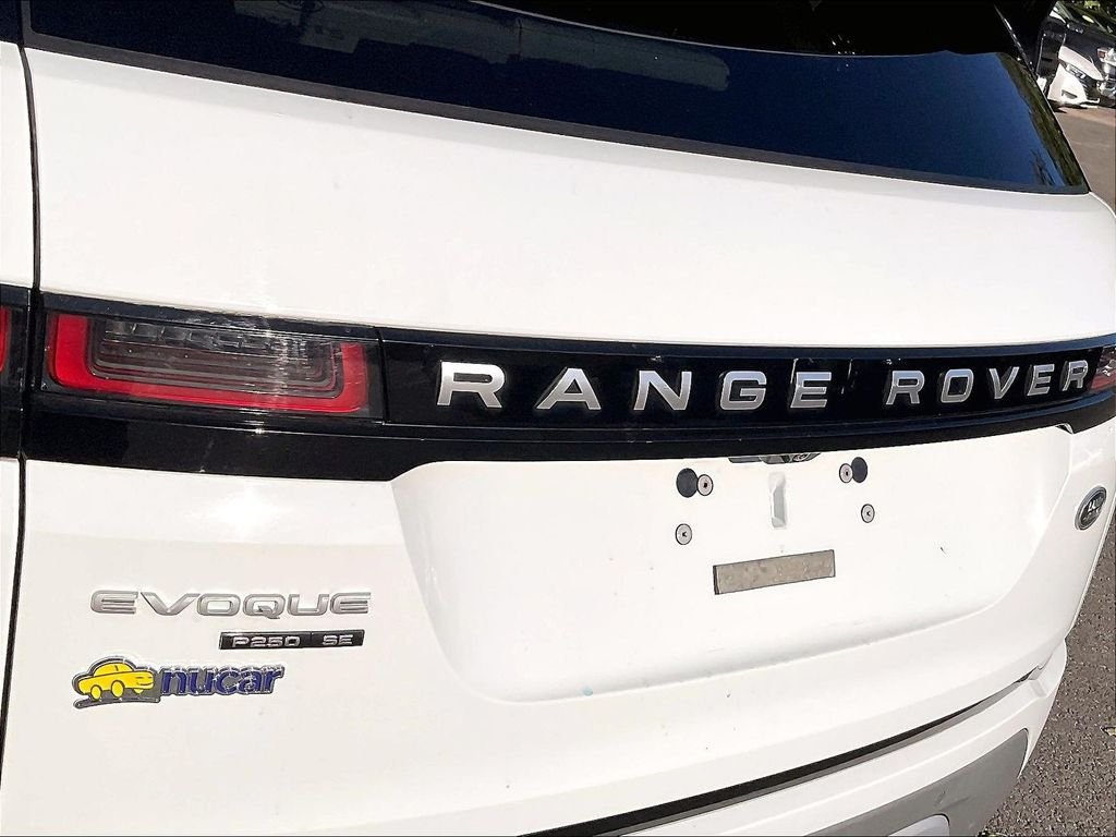Used 2020 White Land Rover SE image 29