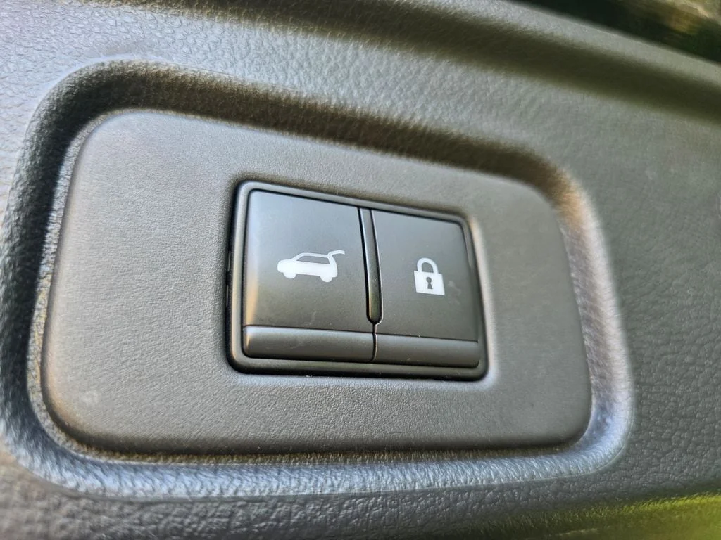 Used 2025 Super Black Nissan SL image 7