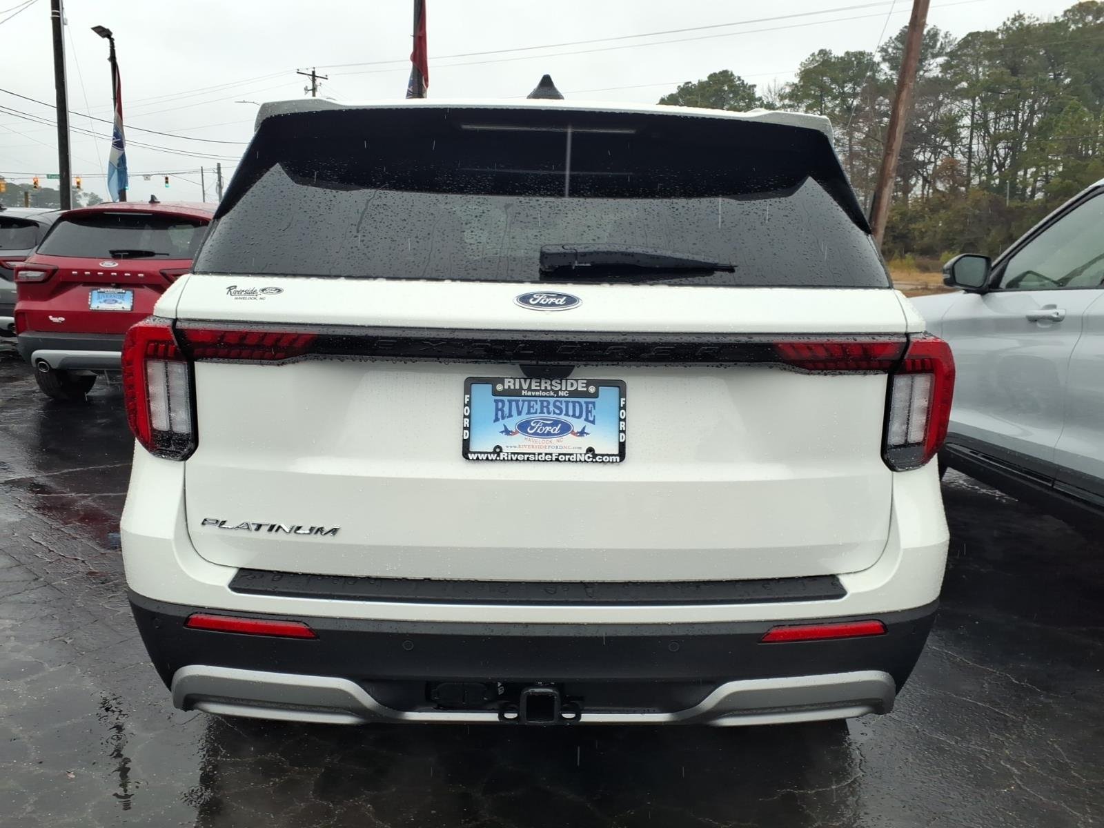 New 2026 Star White Metallic Tri-Coat Ford Platinum™ image 2