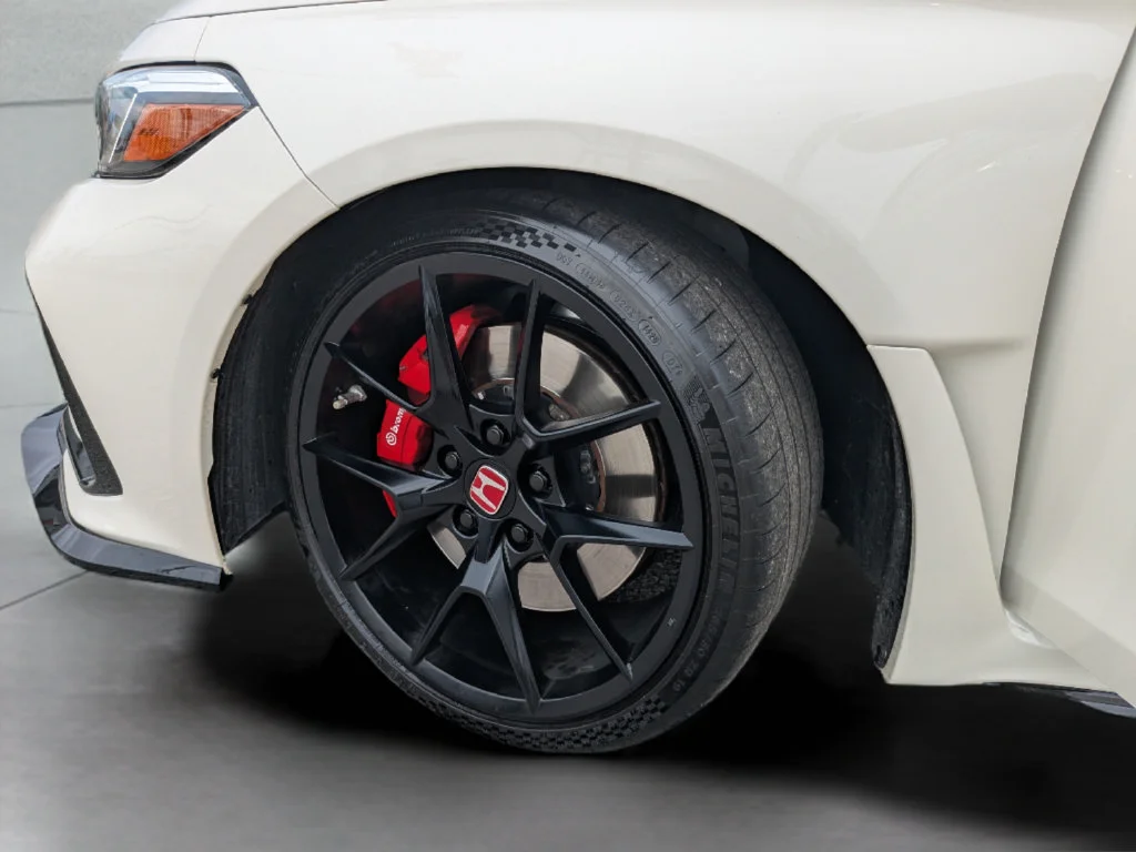 Used 2025  Honda  image 33