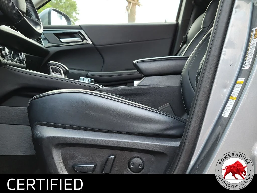 Used 2024  Mitsubishi SE image 24