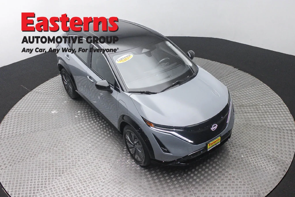 Used 2023 Gray Nissan VENTURE+ image 3