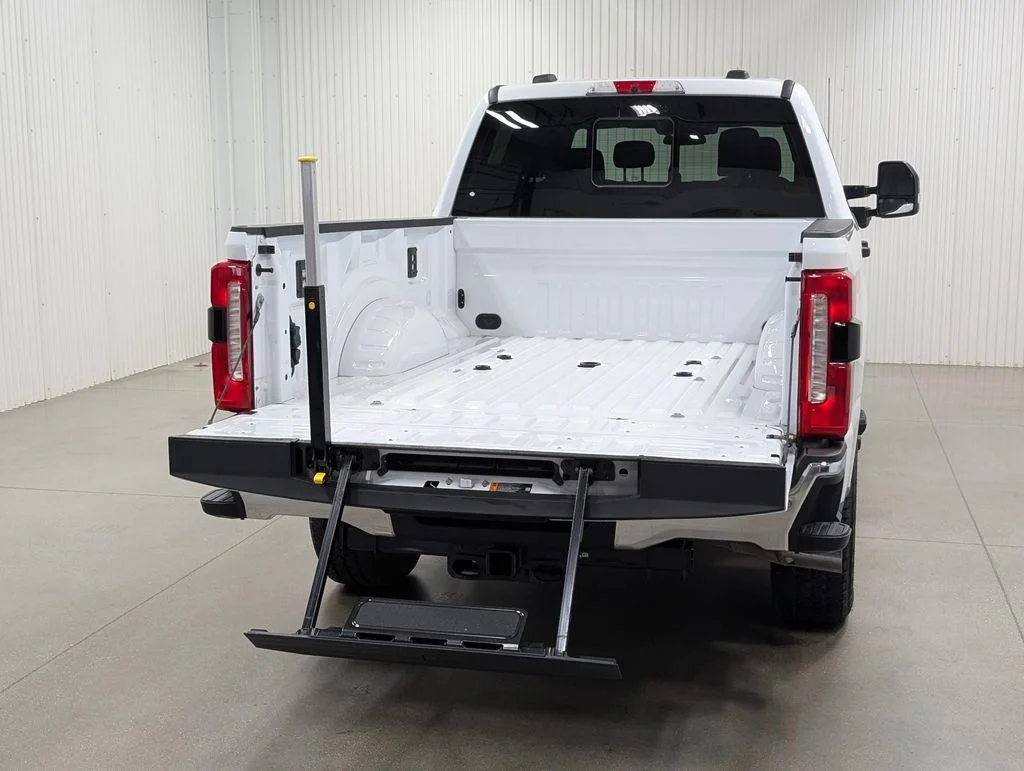 New 2026 Oxford White Ford F-250® XLT image 24