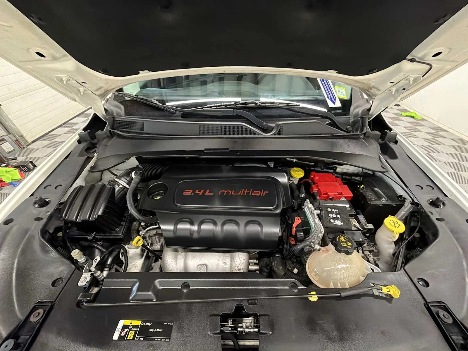 Used 2020 White Clearcoat Jeep Latitude image 17