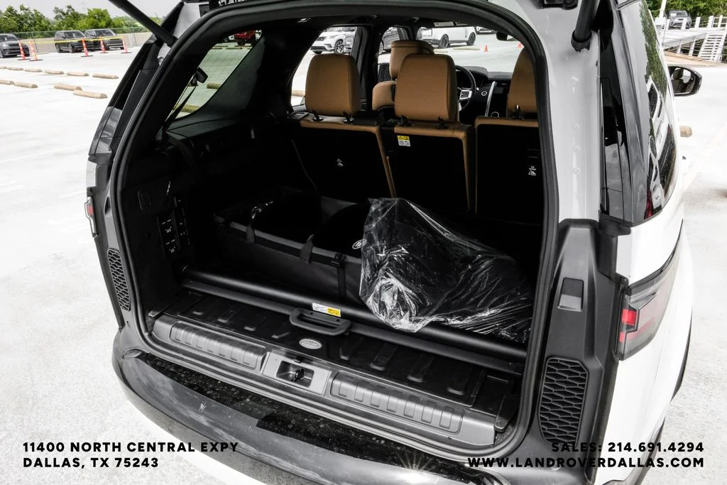 New 2026 Fuji White Land Rover Dynamic SE image 64