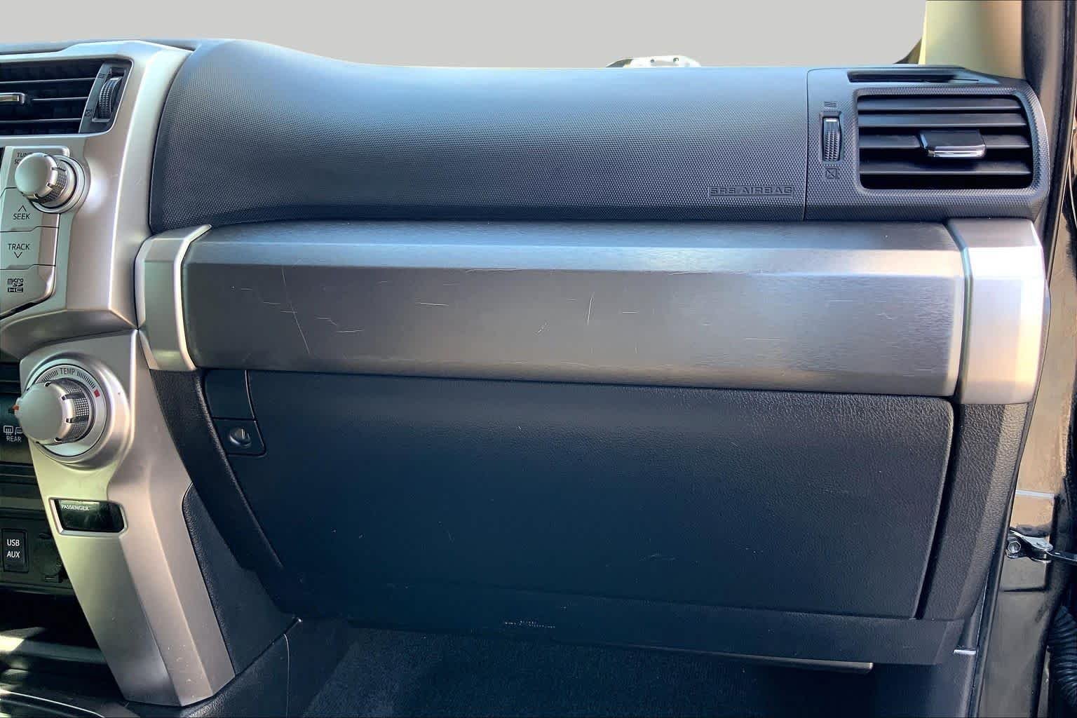 Used 2018 Midnight Black Metallic Toyota SR5 Premium image 18