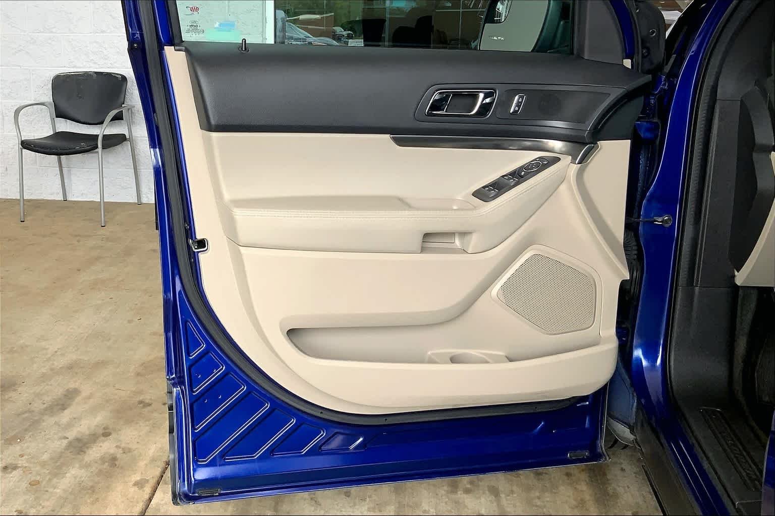 Used 2015 Deep Impact Blue Metallic Ford Base image 22