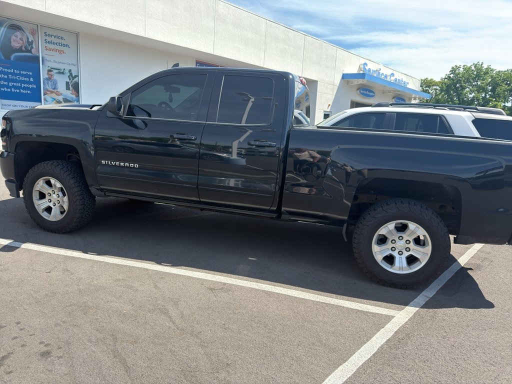2017 Chevrolet Silverado 1500 LT Z71 4X4 Double Cab Std Box's photo