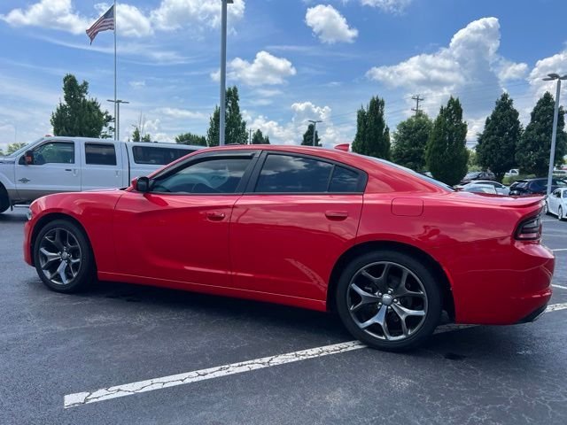 Used 2015 Torred Dodge SXT image 9