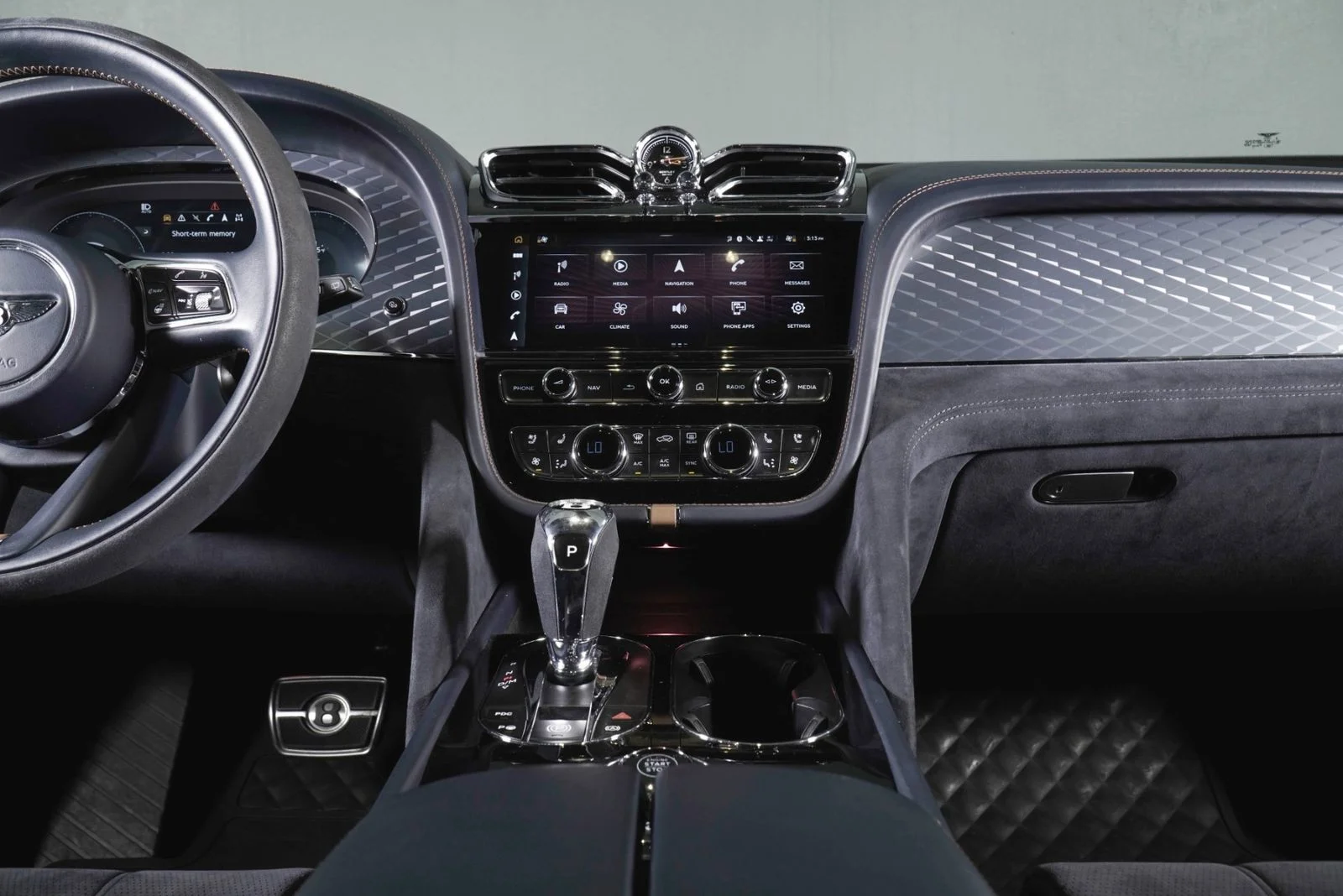 Used 2022  Bentley  image 19