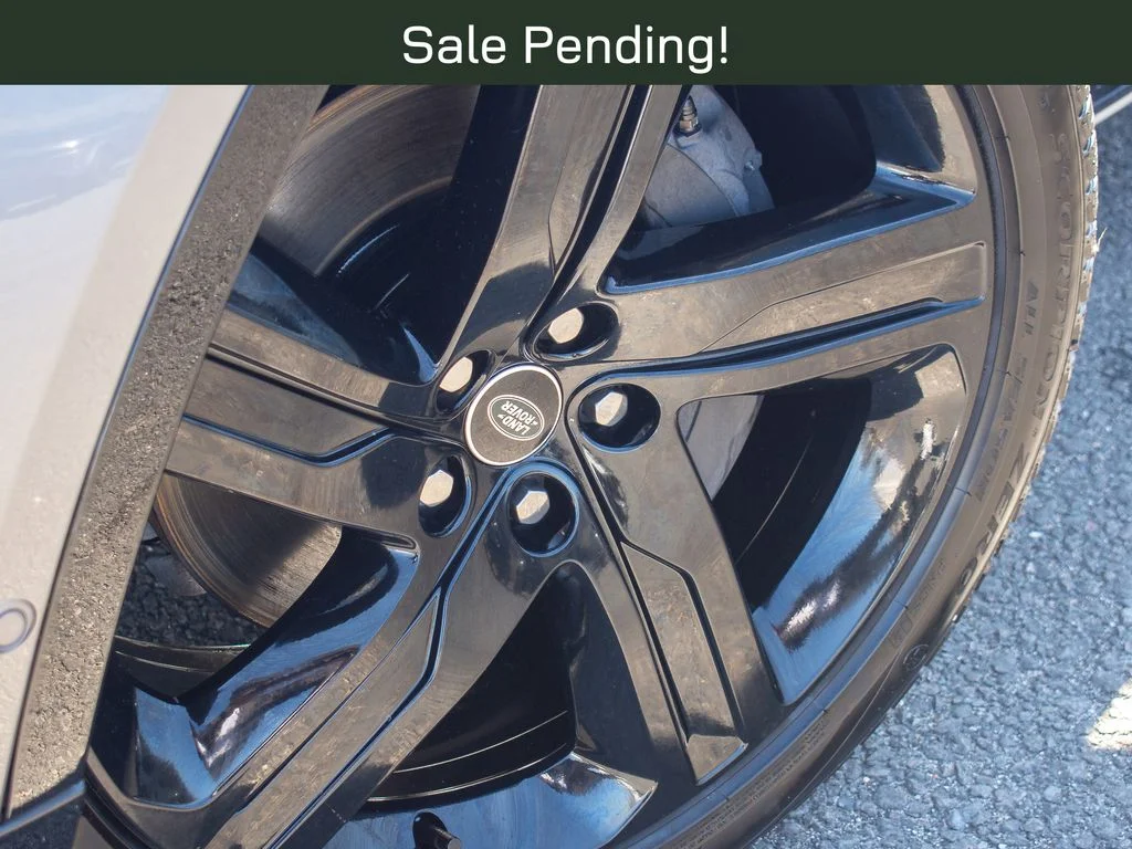 Used 2025 Gray Land Rover Dynamic SE image 9