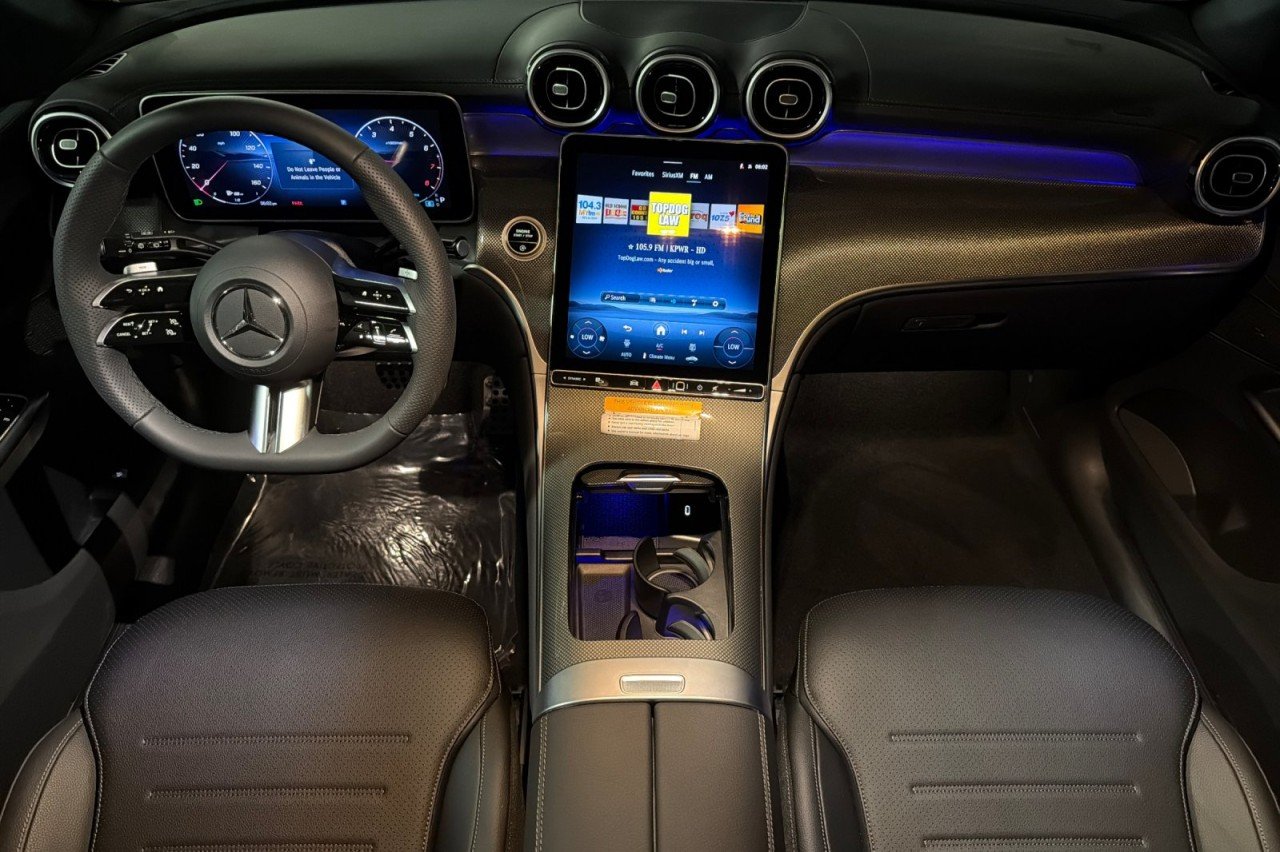 New 2026 Verde Silver Metallic Mercedes-Benz GLC 300 SUV image 12