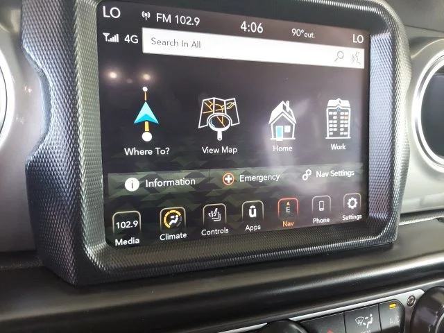 Used 2022 White Jeep Unlimited Sahara image 24