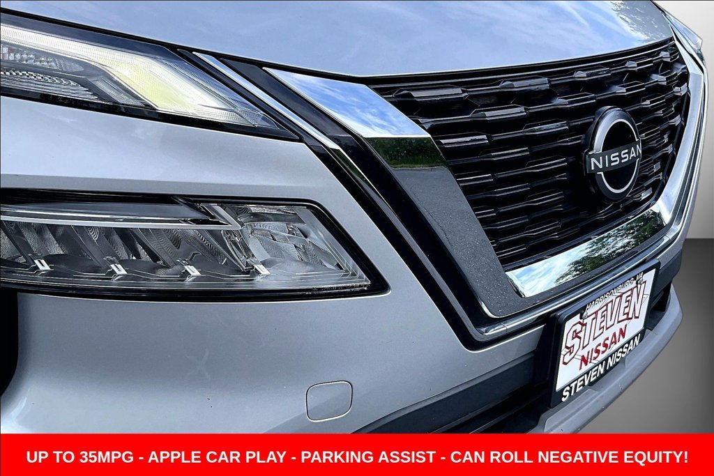 Used 2023 Silver Nissan SV image 32
