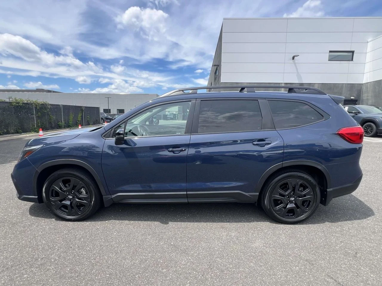 Used 2023 Cosmic Blue Pearl Subaru Onyx Edition 7-Passenger image 7
