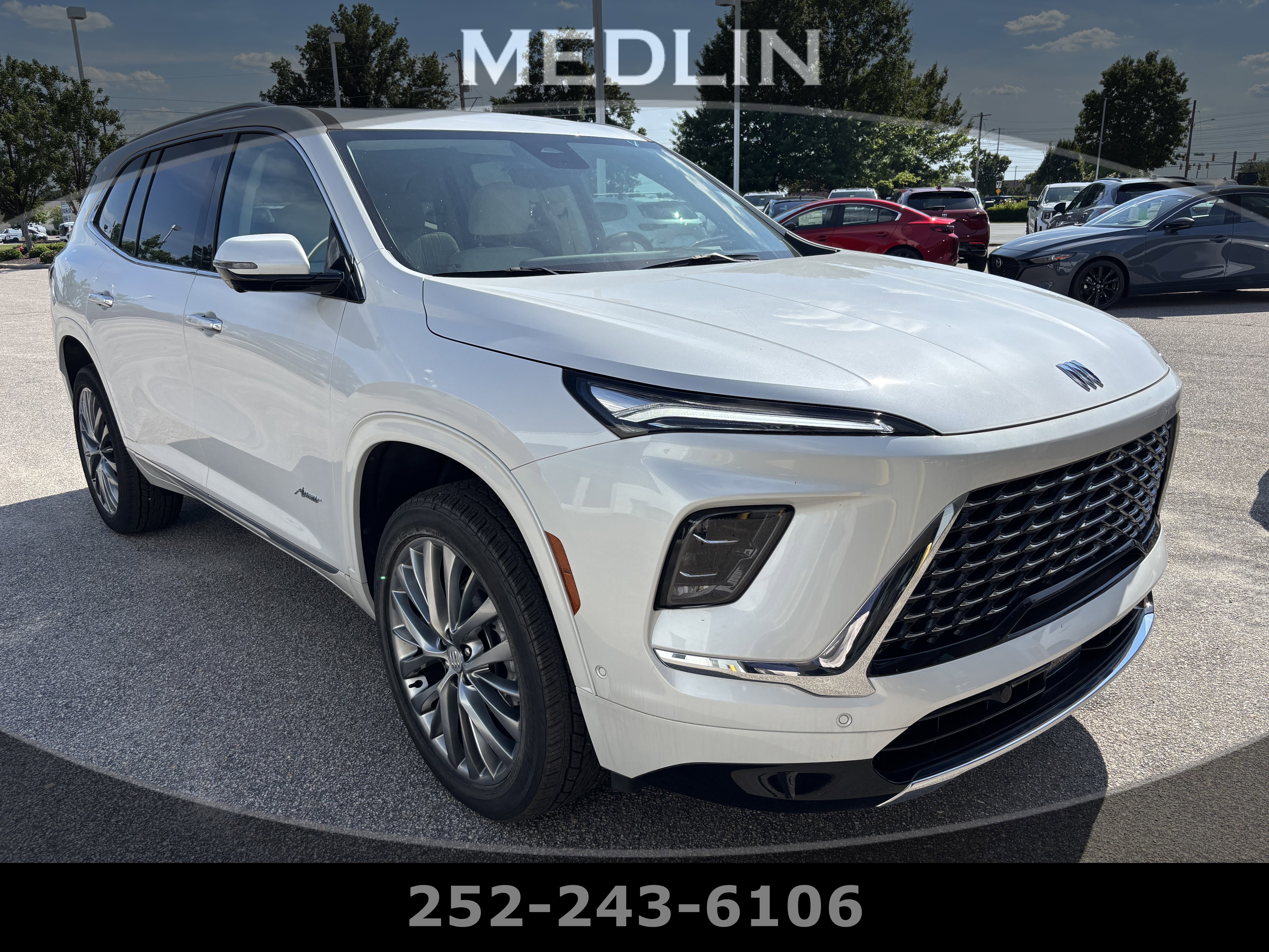 2025 Buick Enclave Avenir's photo