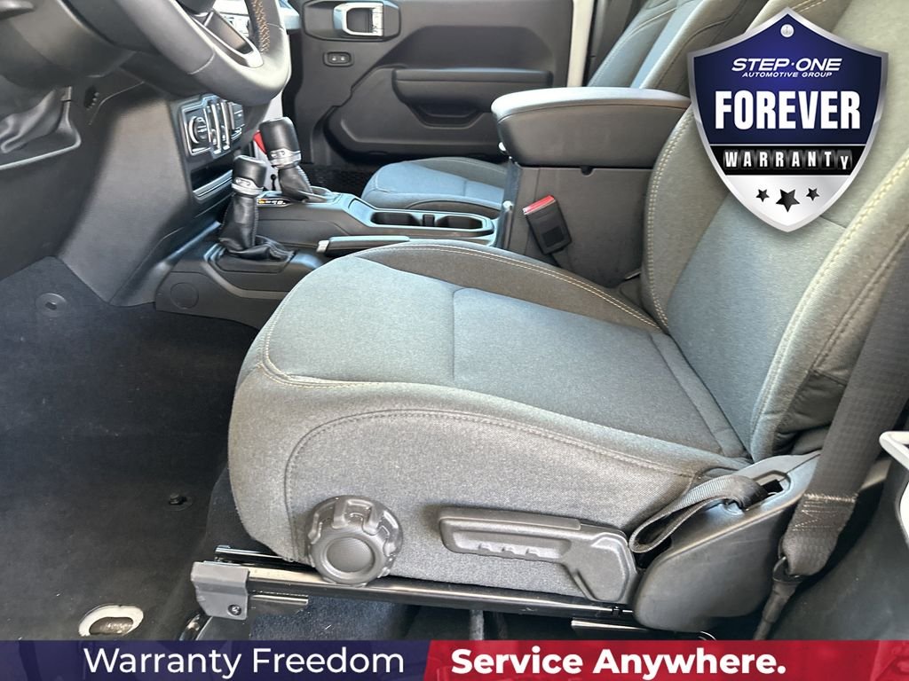 Used 2025 White Jeep Sport S image 14