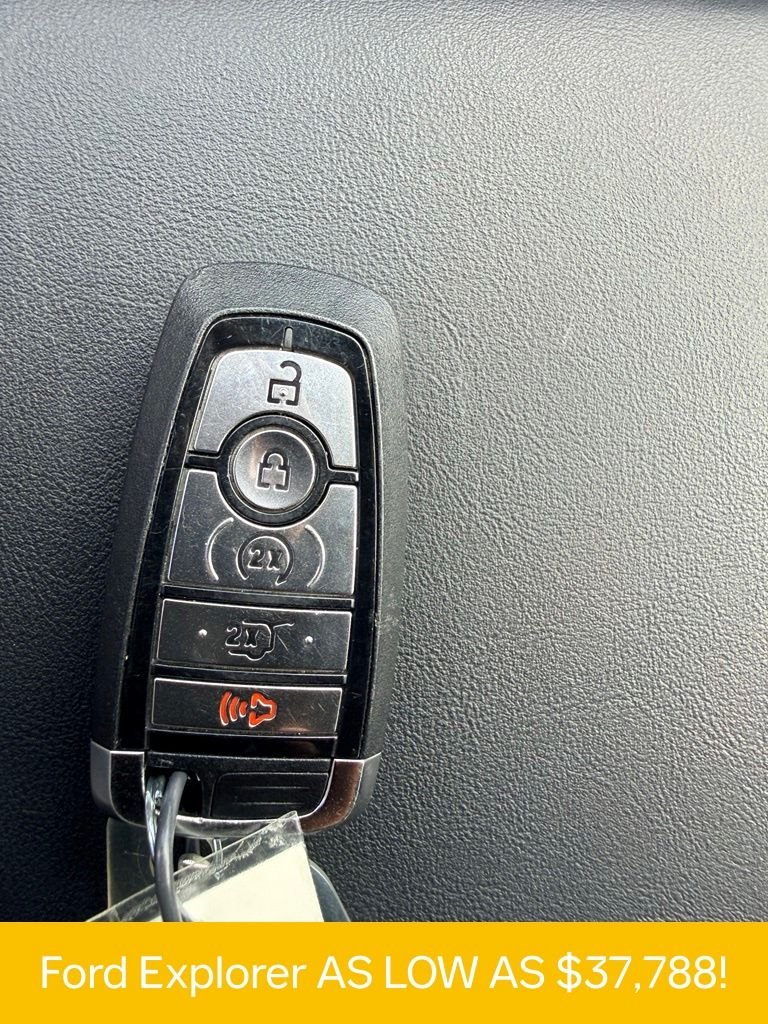 Used 2025 Gray Ford ST-Line image 30