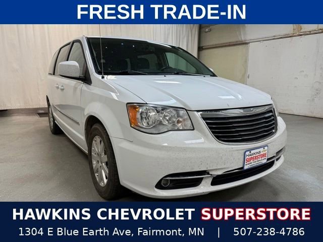 2016 Chrysler Town & Country Touring's photo