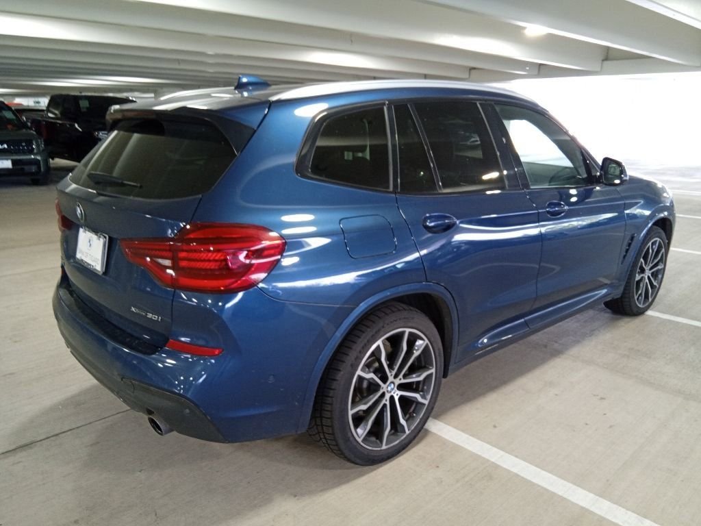 Used 2019 Phytonic Blue Metallic BMW xDrive30i image 5