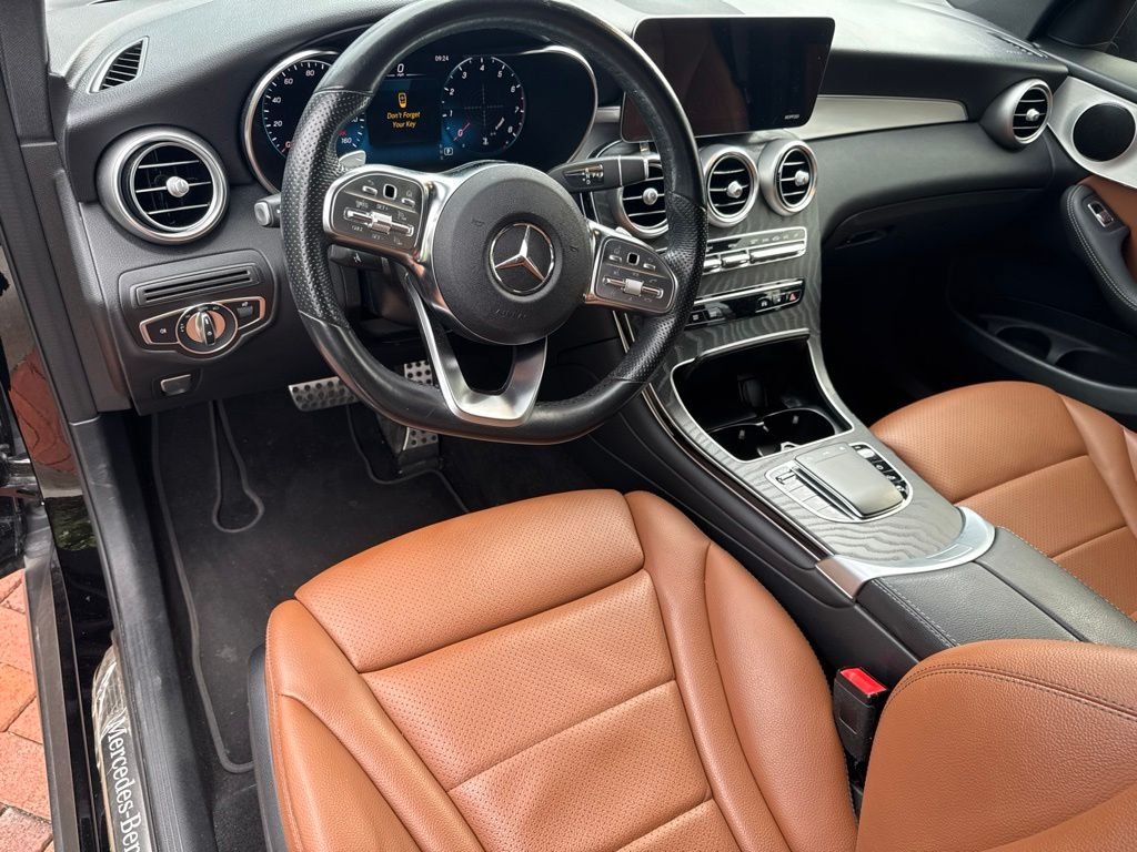 Certified Used 2022 Black Mercedes-Benz GLC 300 image 4