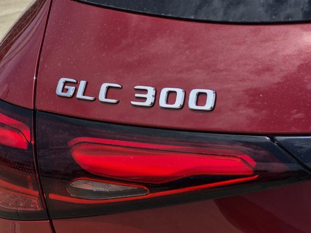 New 2026 MANUFAKTUR Patagonia Red Metallic Mercedes-Benz GLC 300 image 46