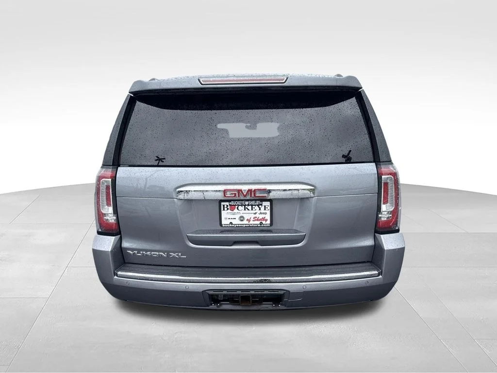 Used 2018 Gray GMC Denali image 4