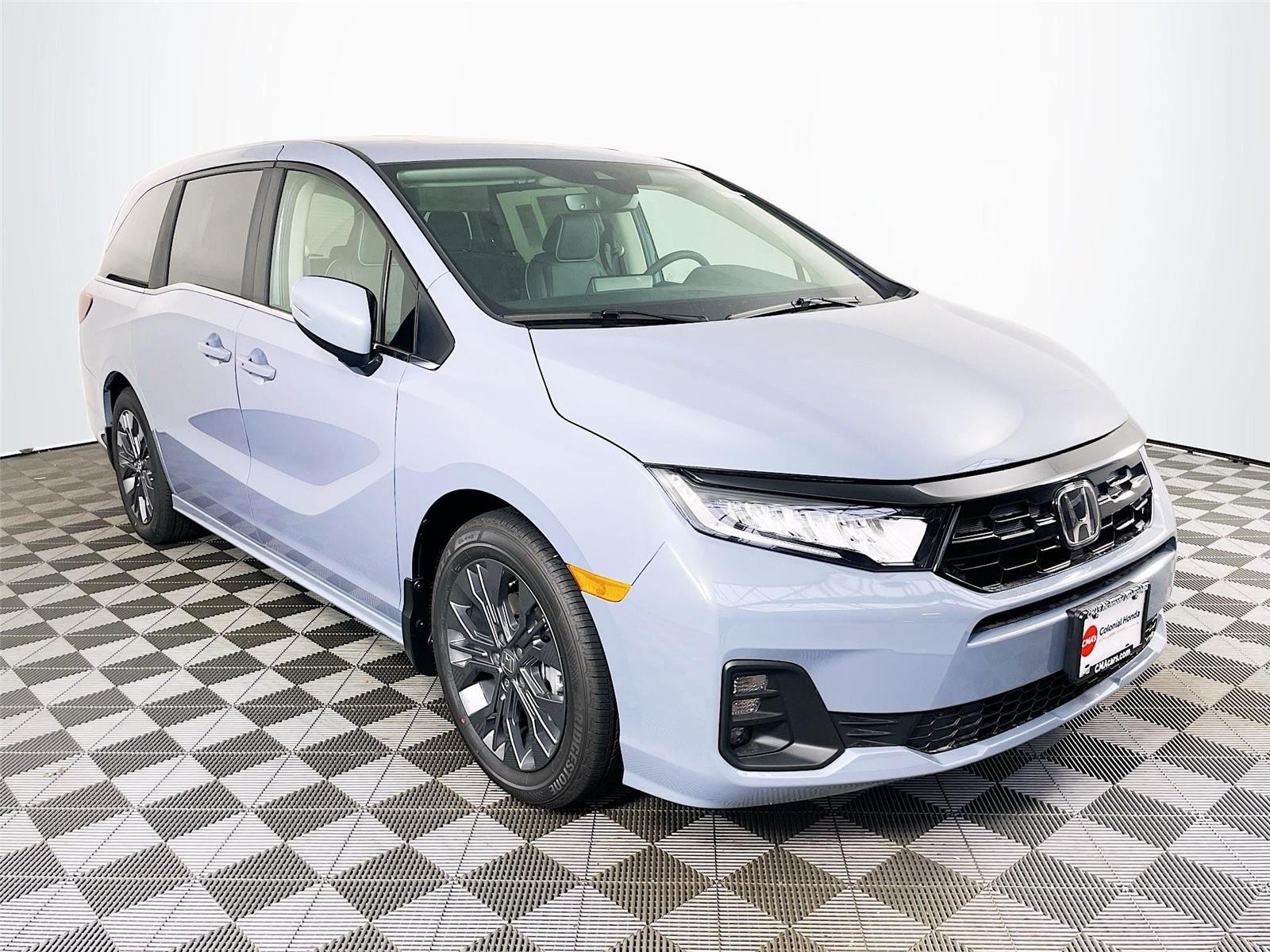 2026 Honda Odyssey Touring's photo