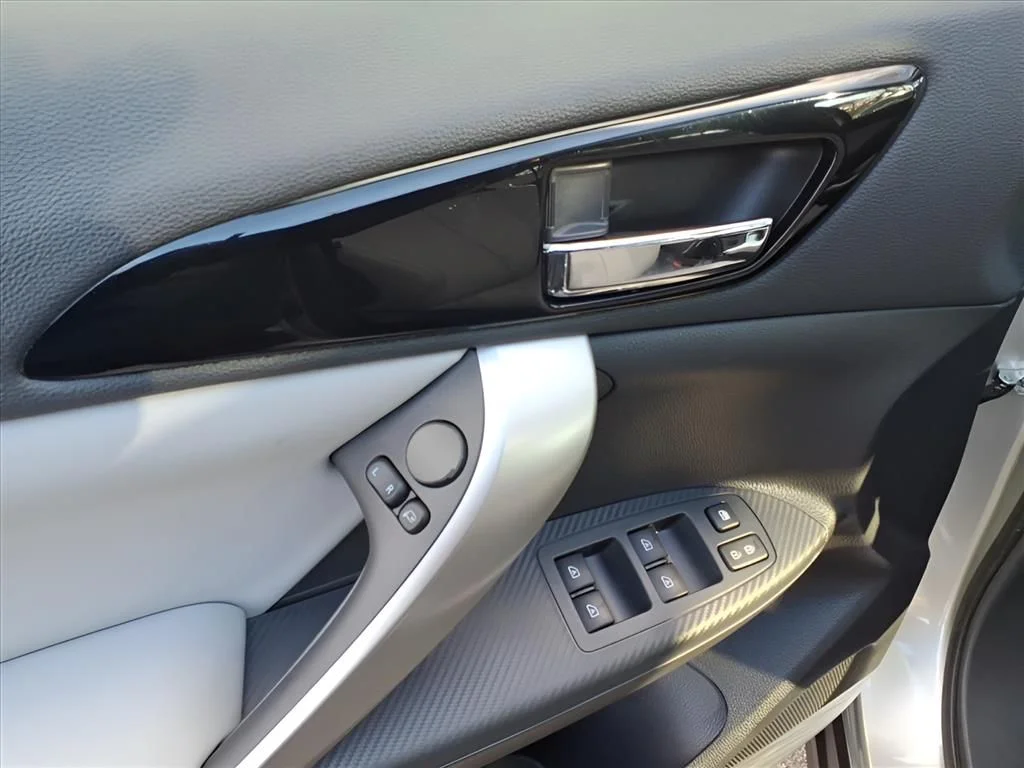 2026 Mitsubishi Eclipse Cross SEL - Photo 10