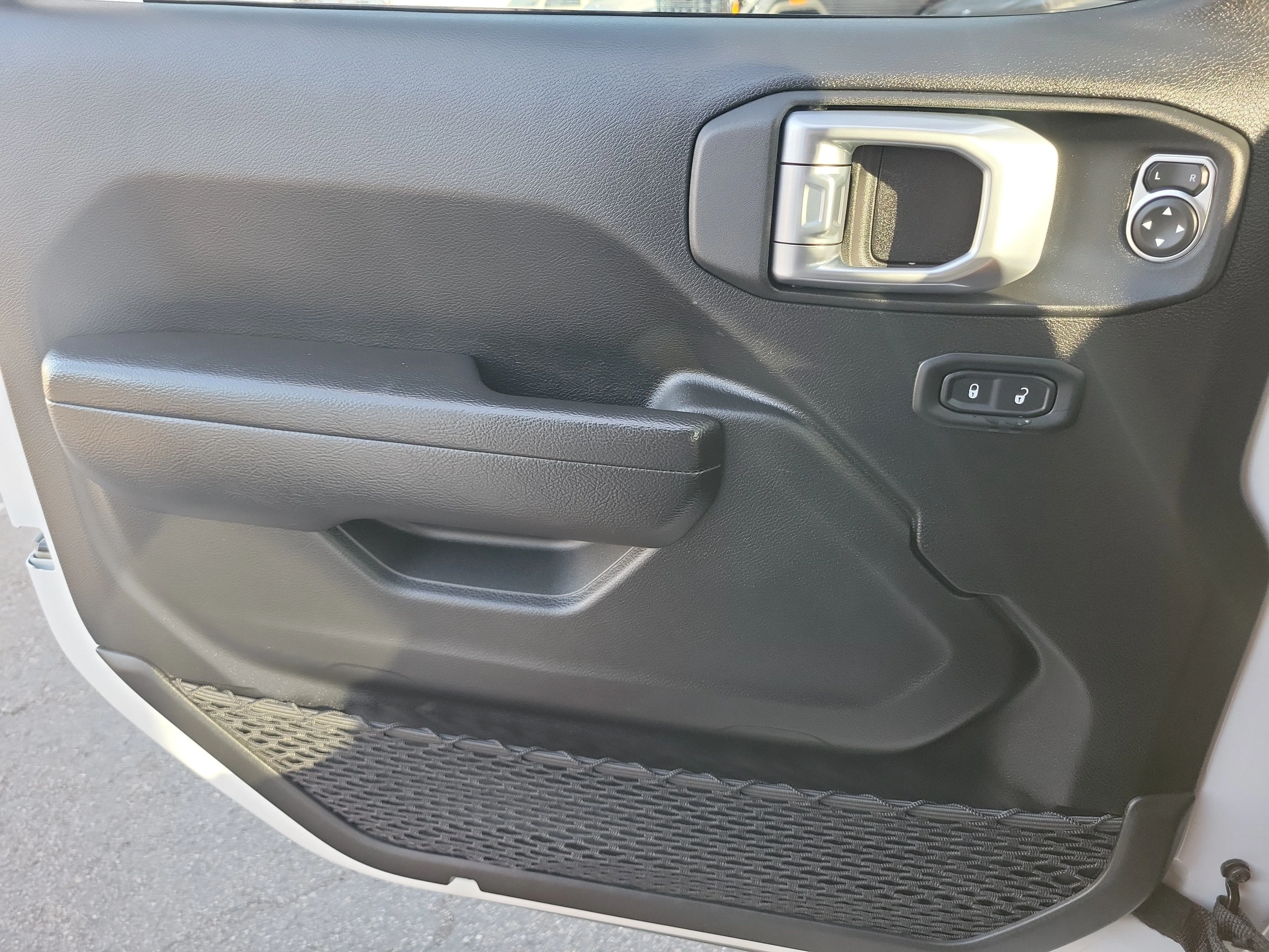 Used 2022 White Jeep Unlimited High Tide image 25