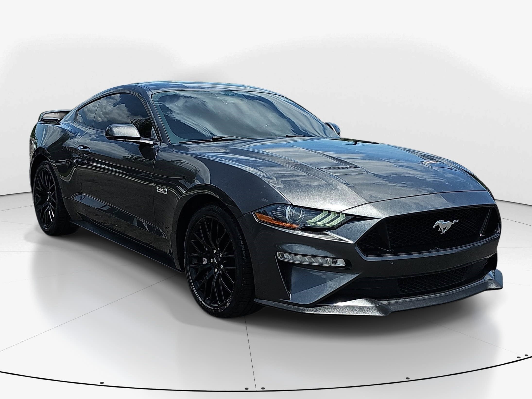 Used 2020 Magnetic Ford GT Premium image 1