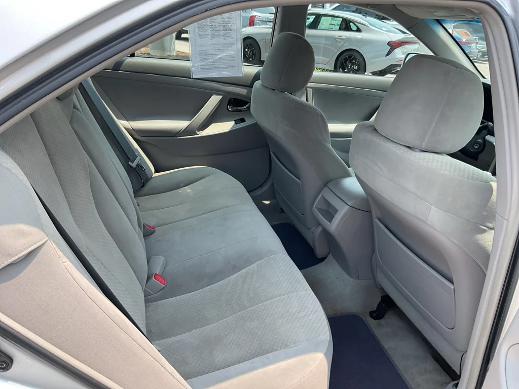 Used 2007 Titanium Metallic Toyota LE image 12