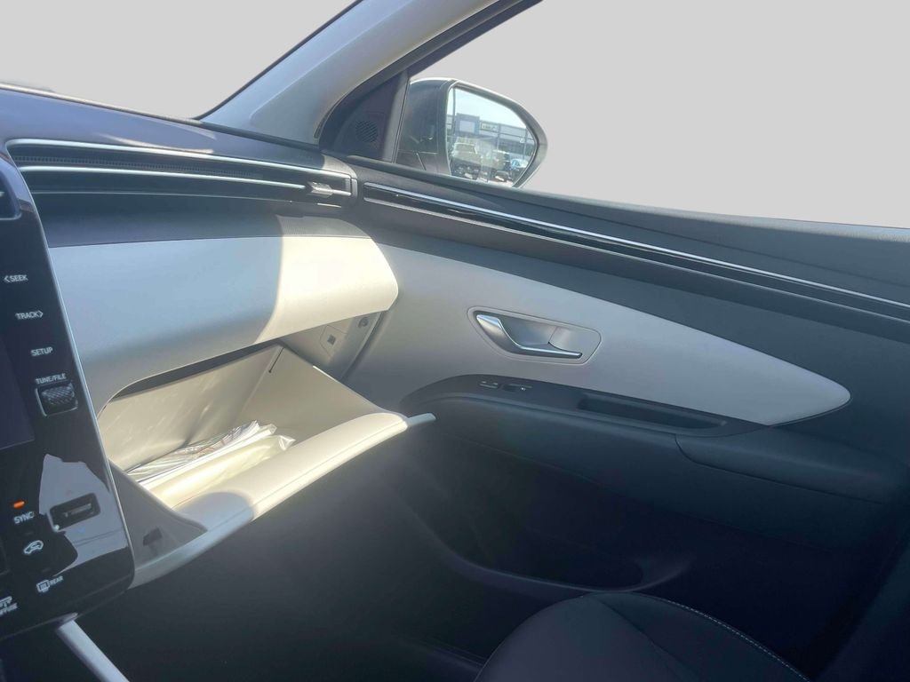 Used 2024 White Hyundai SEL image 33