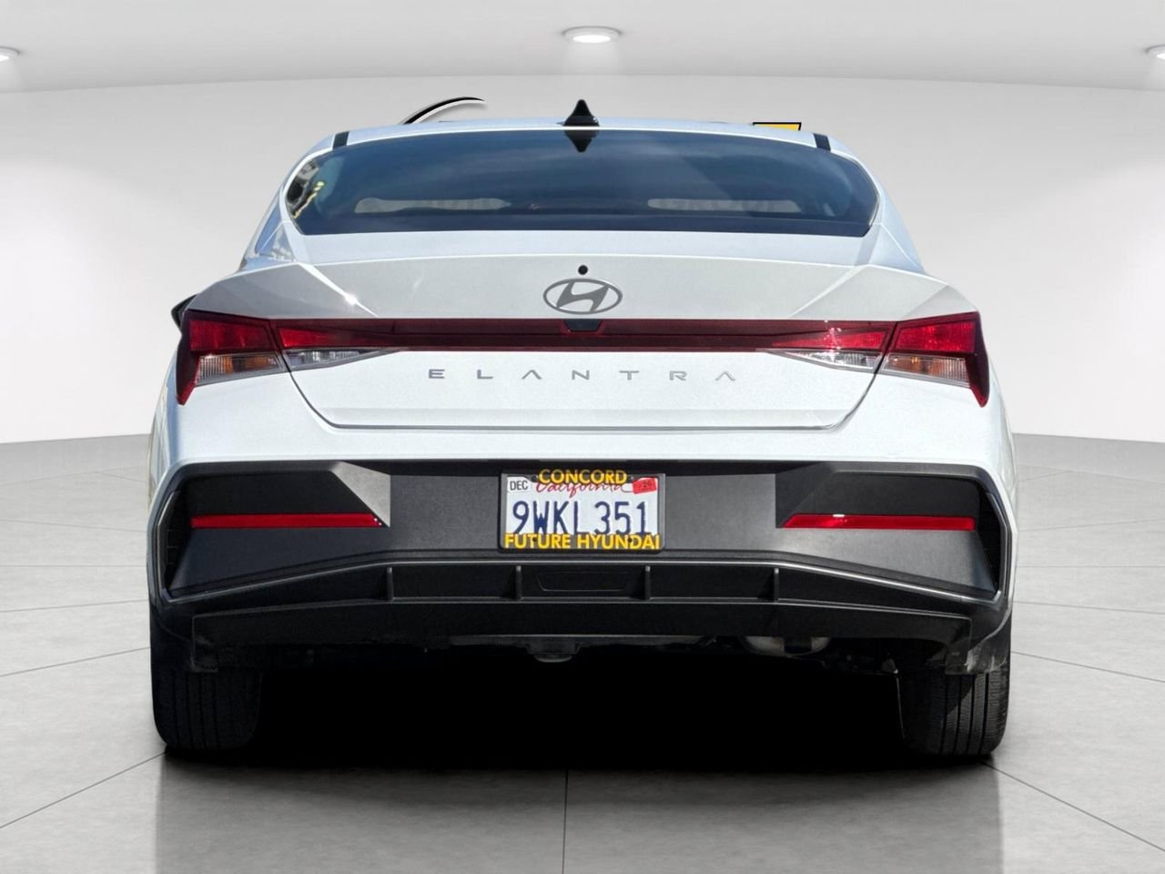 New 2026 White Hyundai SE image 4