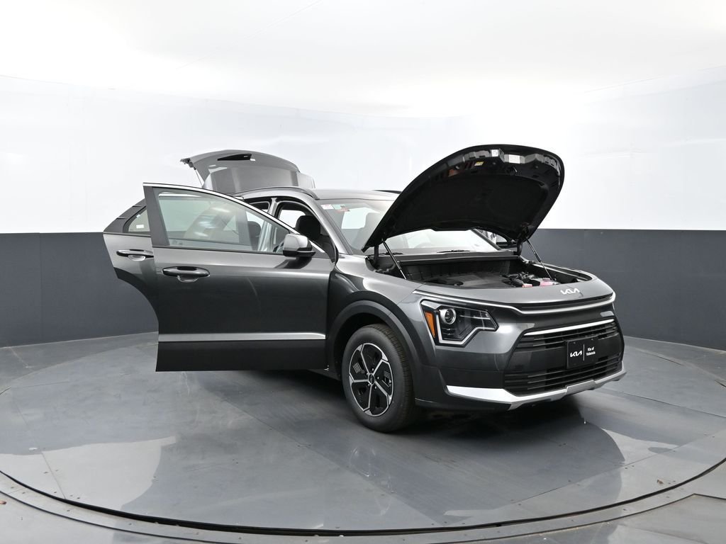 New 2026 Gray Kia LX image 28