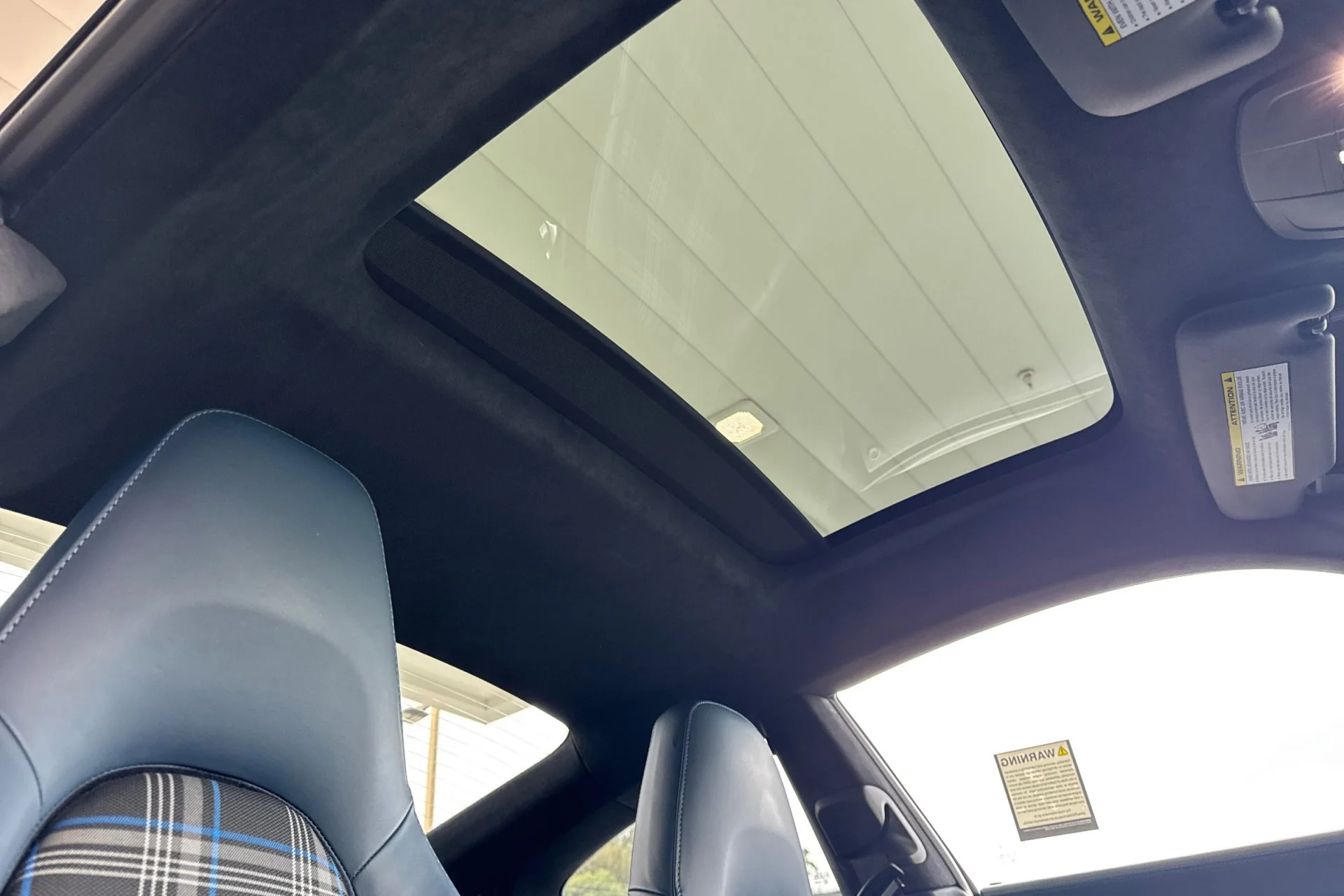 Used 2015 White Porsche Turbo image 18