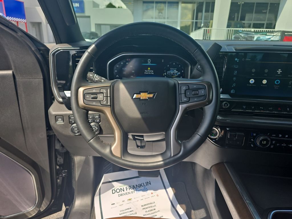 Used 2024 Black Chevrolet High Country image 13