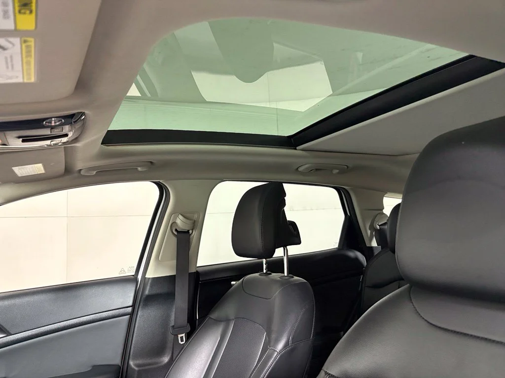Used 2025 White Kia EX image 39