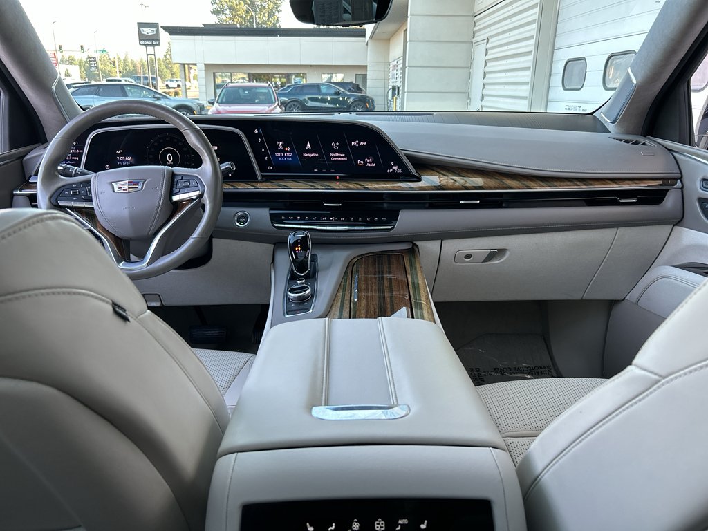 Used 2021 Dark Moon Blue Metallic Cadillac Premium Luxury Platinum image 19