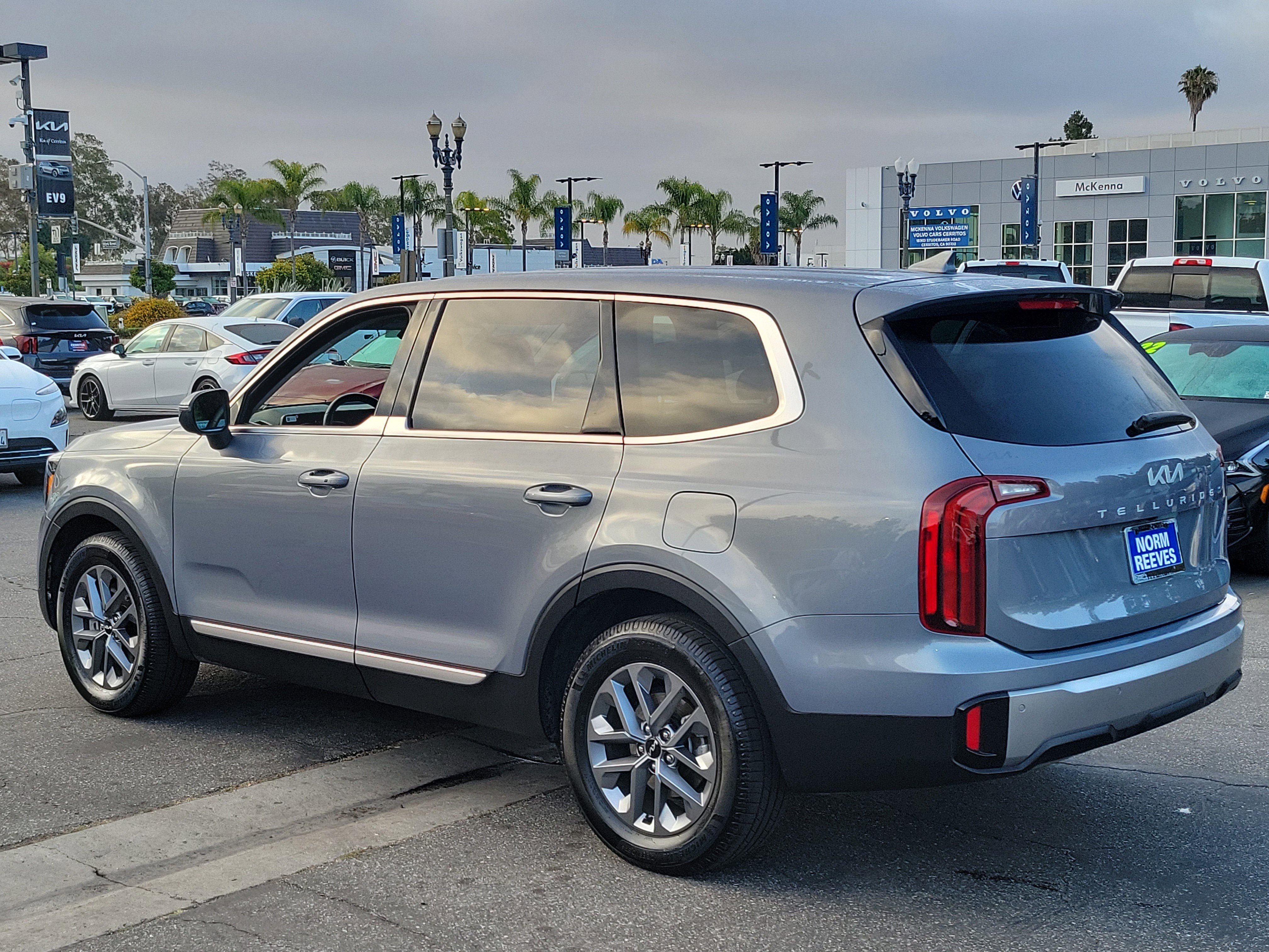 2025 Kia Telluride LX - Photo 29