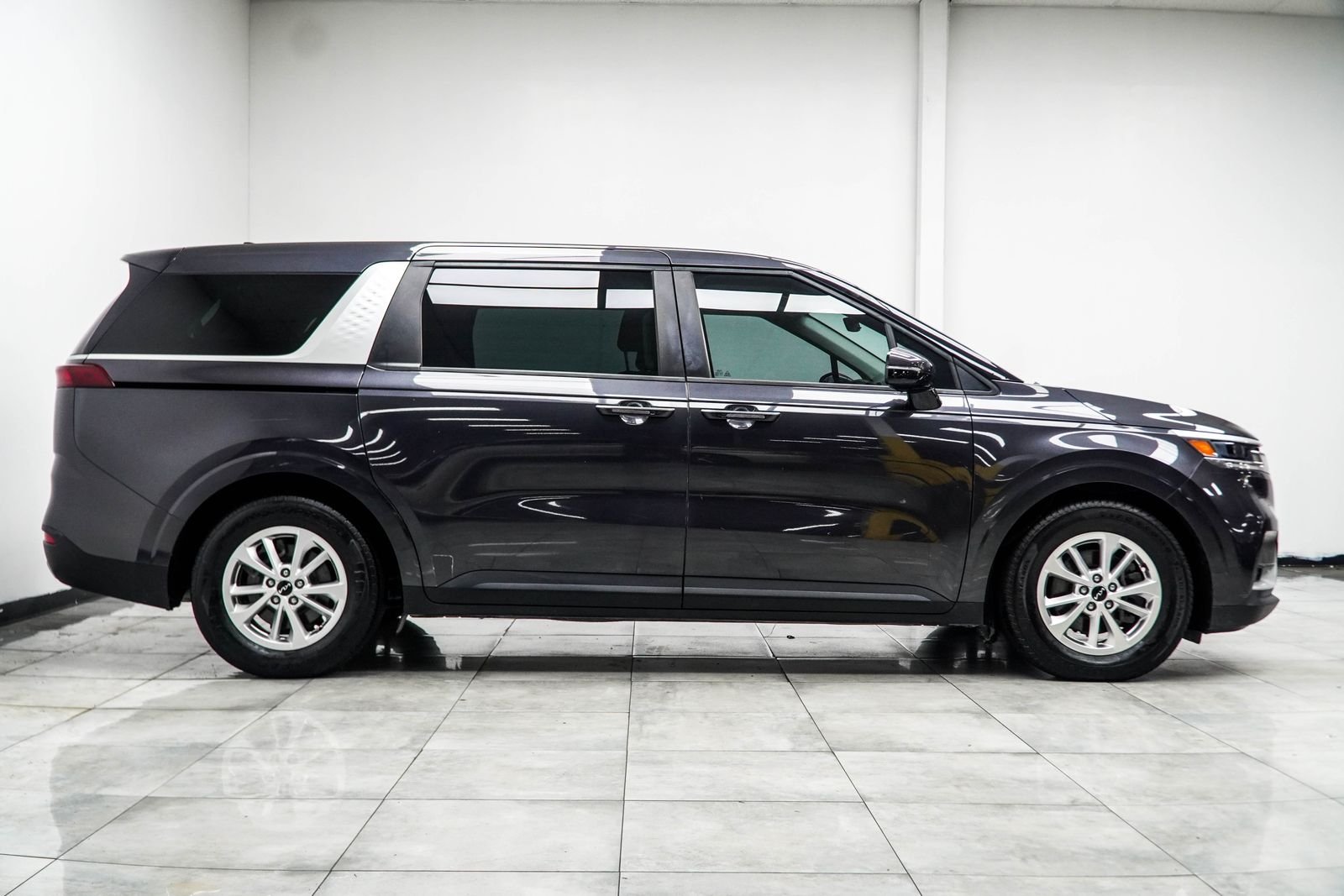 Used 2023 Gray Kia LX image 8