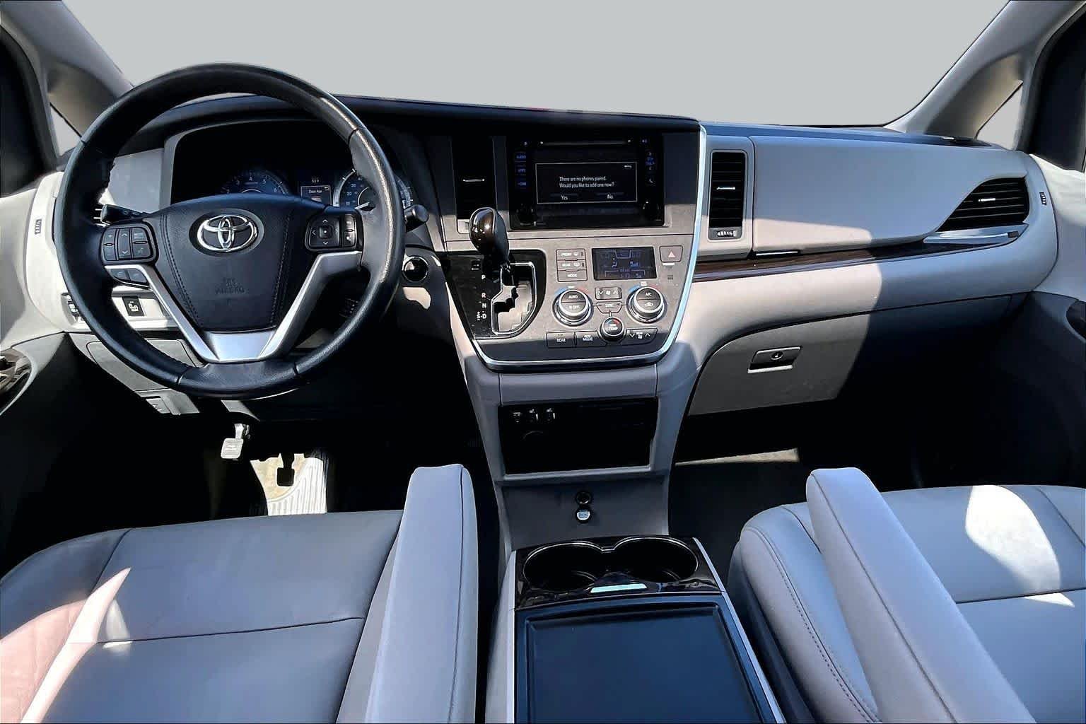 Used 2015 Blizzard Pearl Toyota XLE image 16