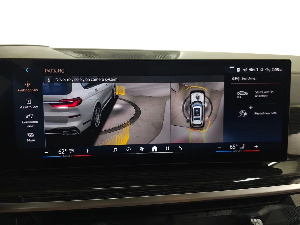 Used 2025 White BMW xDrive40i image 32